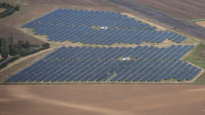 Parc panouri fotovoltaice de 800 kw putere